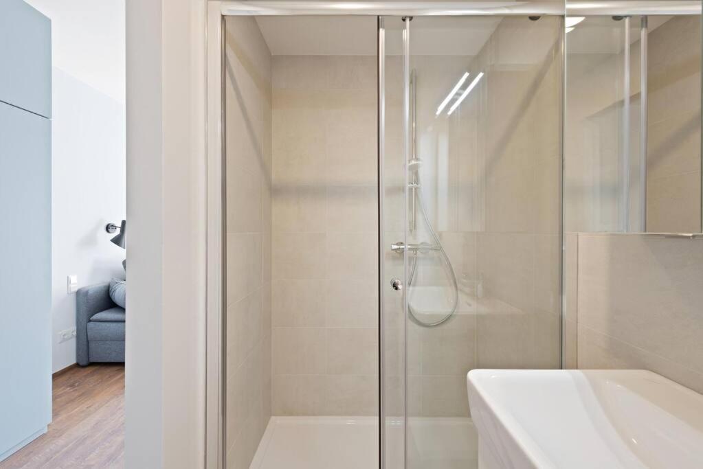 Schickes All-Inklusive Apartmentzimmer By Resida Asset Gmbh Brunn am Gebirge Exteriör bild