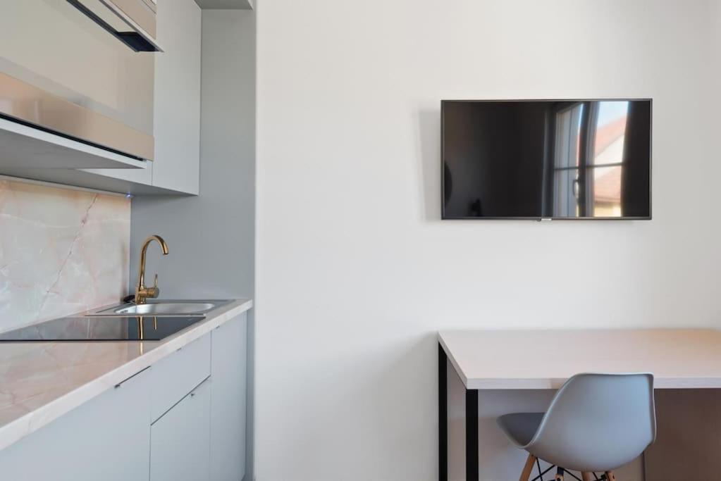 Schickes All-Inklusive Apartmentzimmer By Resida Asset Gmbh Brunn am Gebirge Exteriör bild